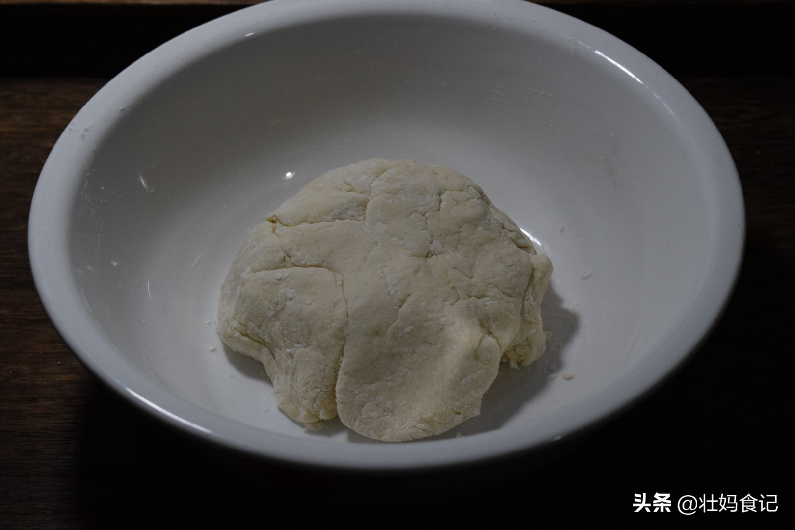 用荞麦粉做一碗劲道爽滑的凉拌面，轻脂健身更营养，全家都爱吃