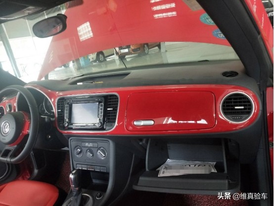 小姐姐最爱的甲壳虫，开了7年报价11万8，就说值不值吧？