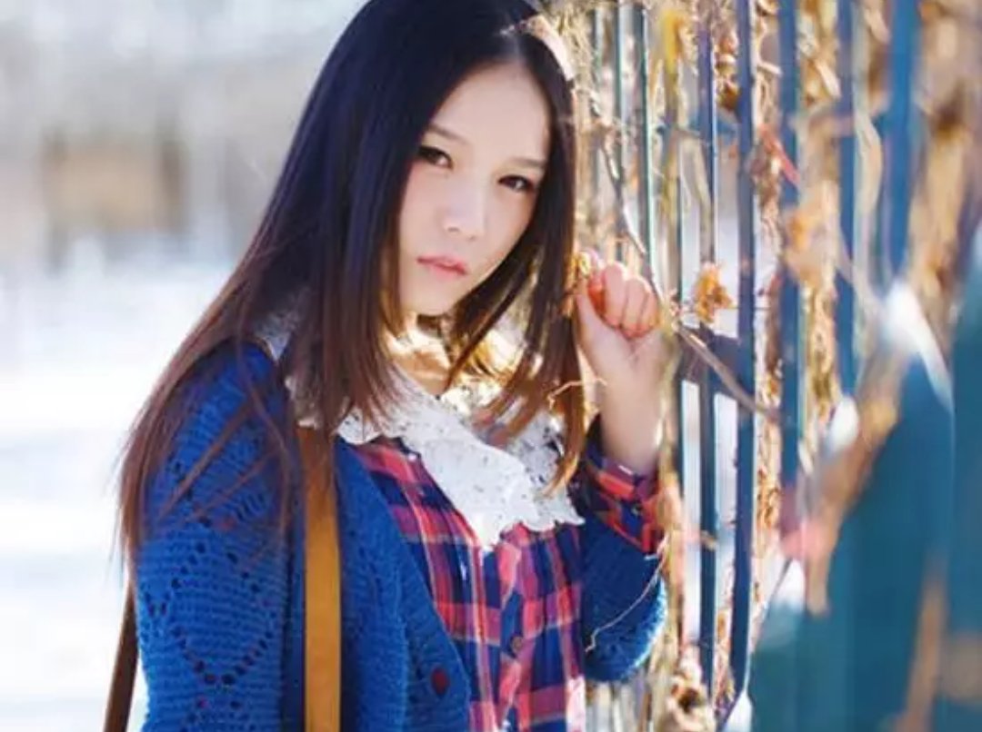 "非主流鼻祖"本兮:15岁写歌17岁爆红网络,为何在22岁离奇去世