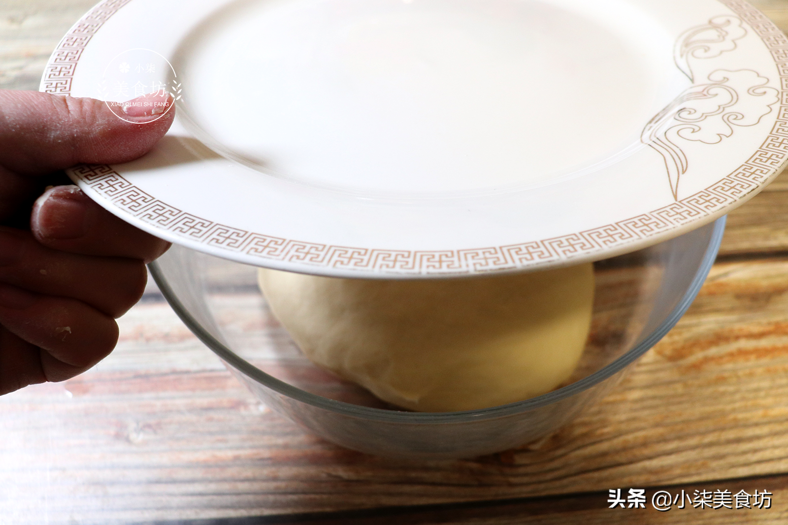 玉米饼这样做太香了，掌握关键2步，个个鼓大泡，出锅瞬间被扫光