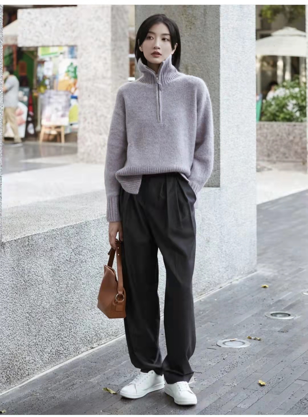 灰色裤子搭配什么颜色上衣(灰色运动裤如何搭配上衣)插图(2)