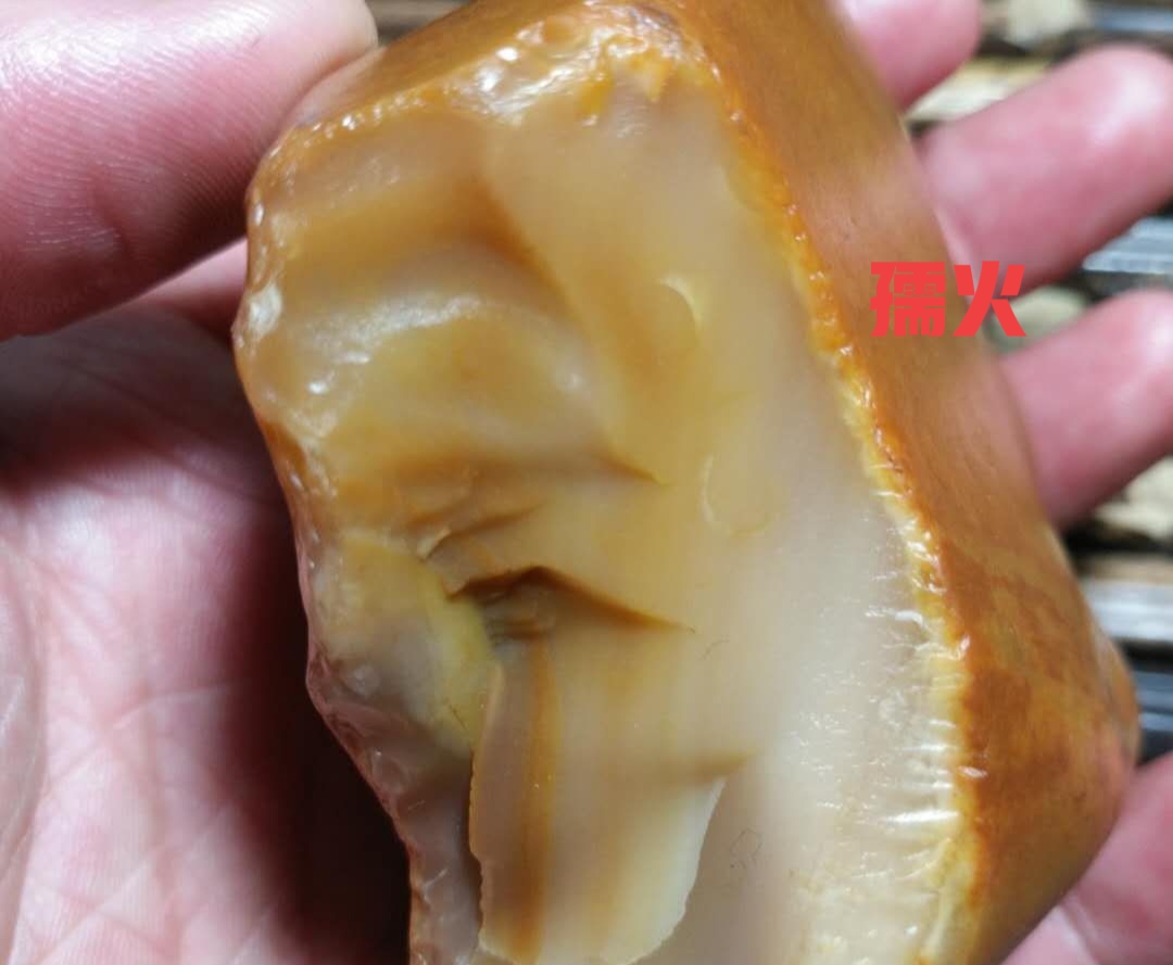 黄蜡石的那些品种(黄蜡石有几个品种) - 趣味头条