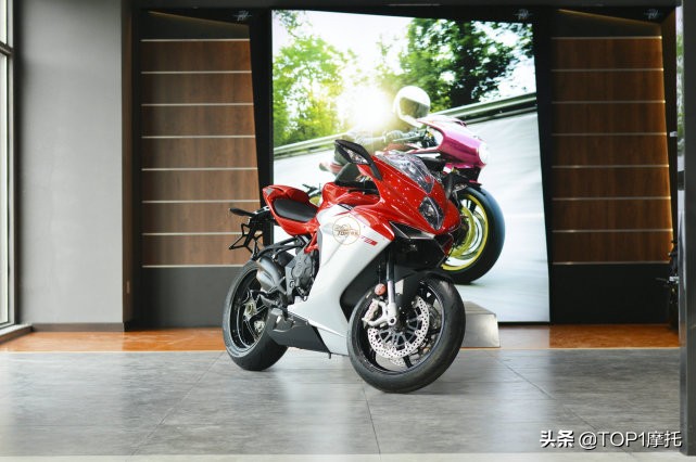 最贵的中量级跑车之一 MV Agusta F3到店实拍