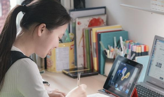 新高考再出荒唐闹剧，理科生成大赢家，文科生：“给我们留口饭”