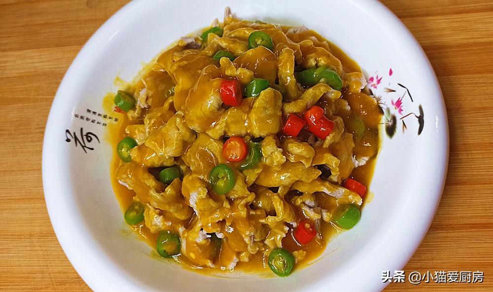 这道南瓜和猪瘦肉一起做的下饭菜“金汤肉片”，酸辣得恰到好处