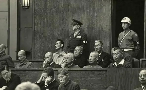 1948年东京审判，中国法官霸气放话，他们不死，我只有跳海