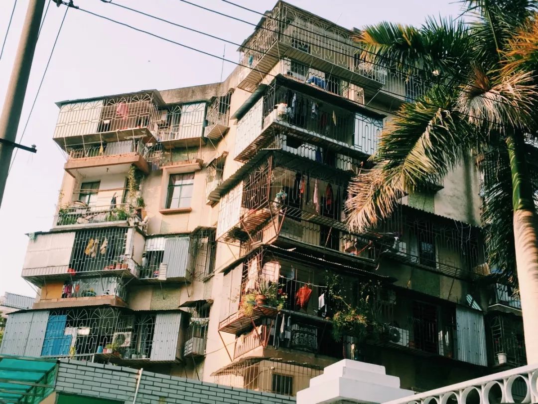 老破小一平10万+！我们走遍厦门18所名校，为你曝光最贵学区房！