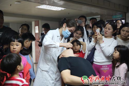 鼻屎多，抠就了事了？鼻子出血是上火了，要喝凉茶？医生给你解答