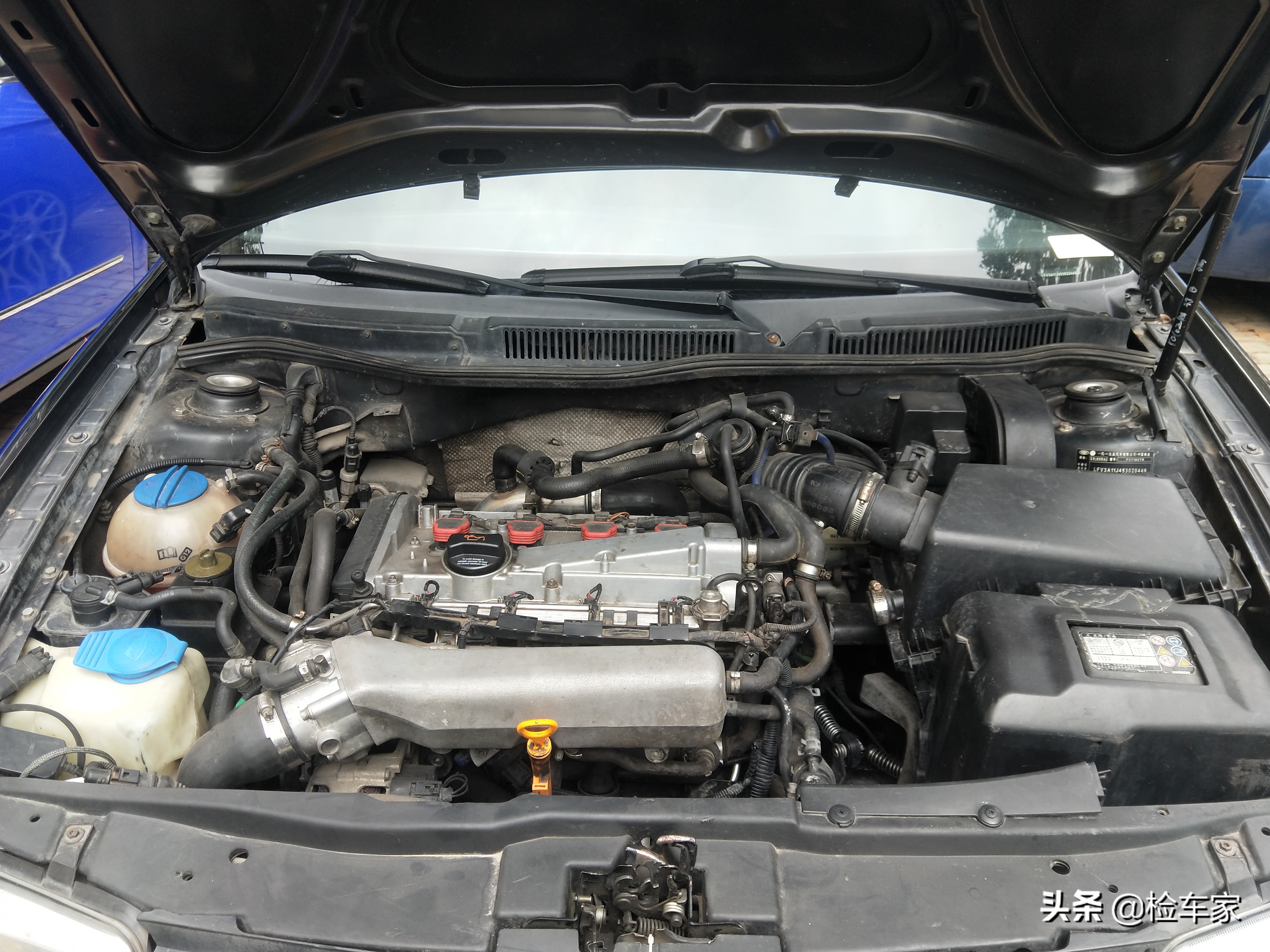 3万买辆气囊炸过的宝来R值不值？网友：带尾翼的大众车惹不起