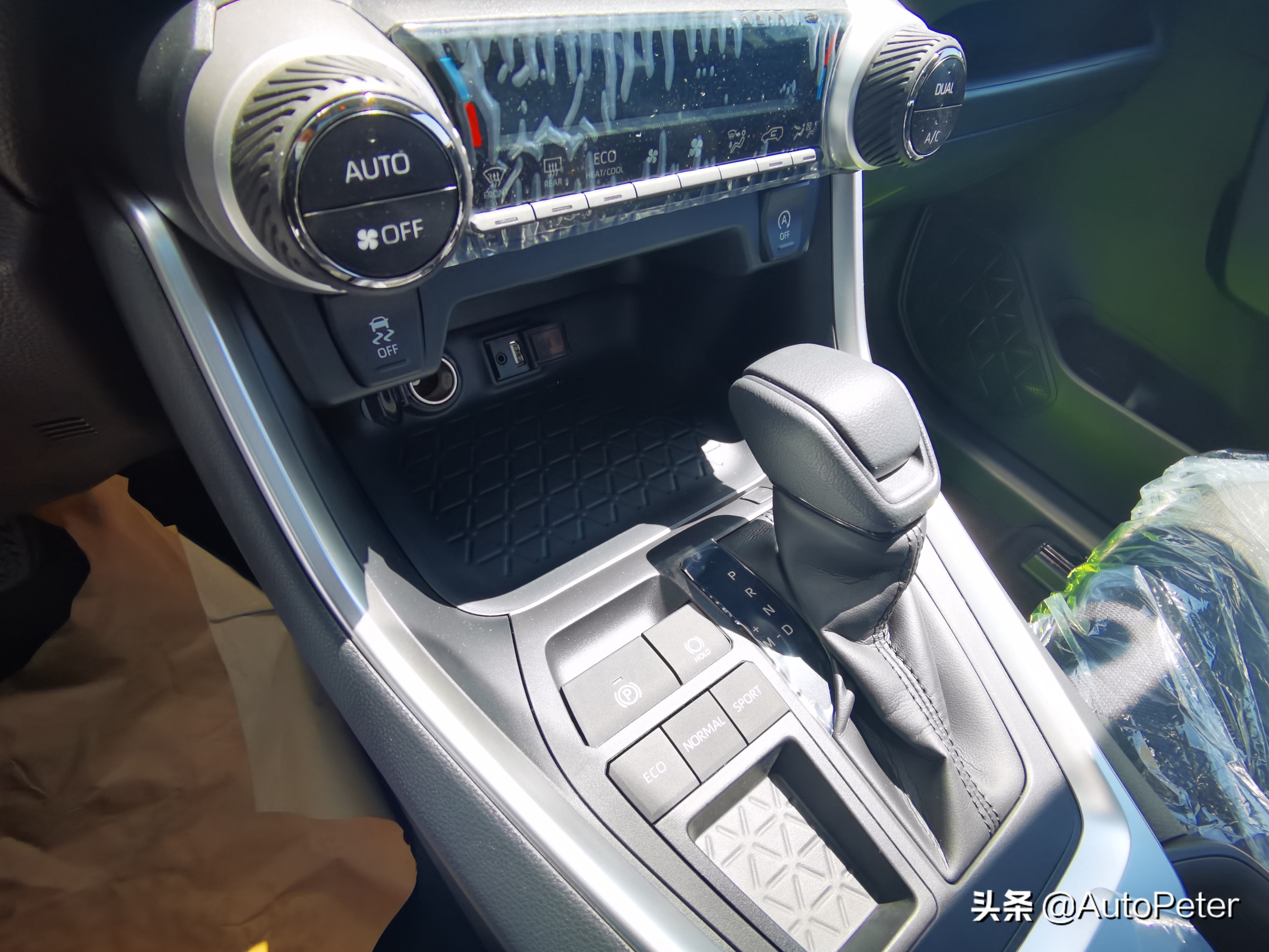 更有“活力”的都市SUV，丰田RAV4荣放