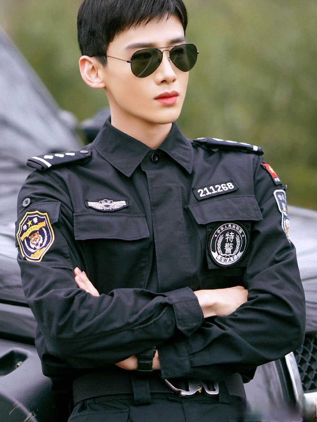 “三月男友”白敬亭：这位采访界泥石流，连少年感也不珍惜了？