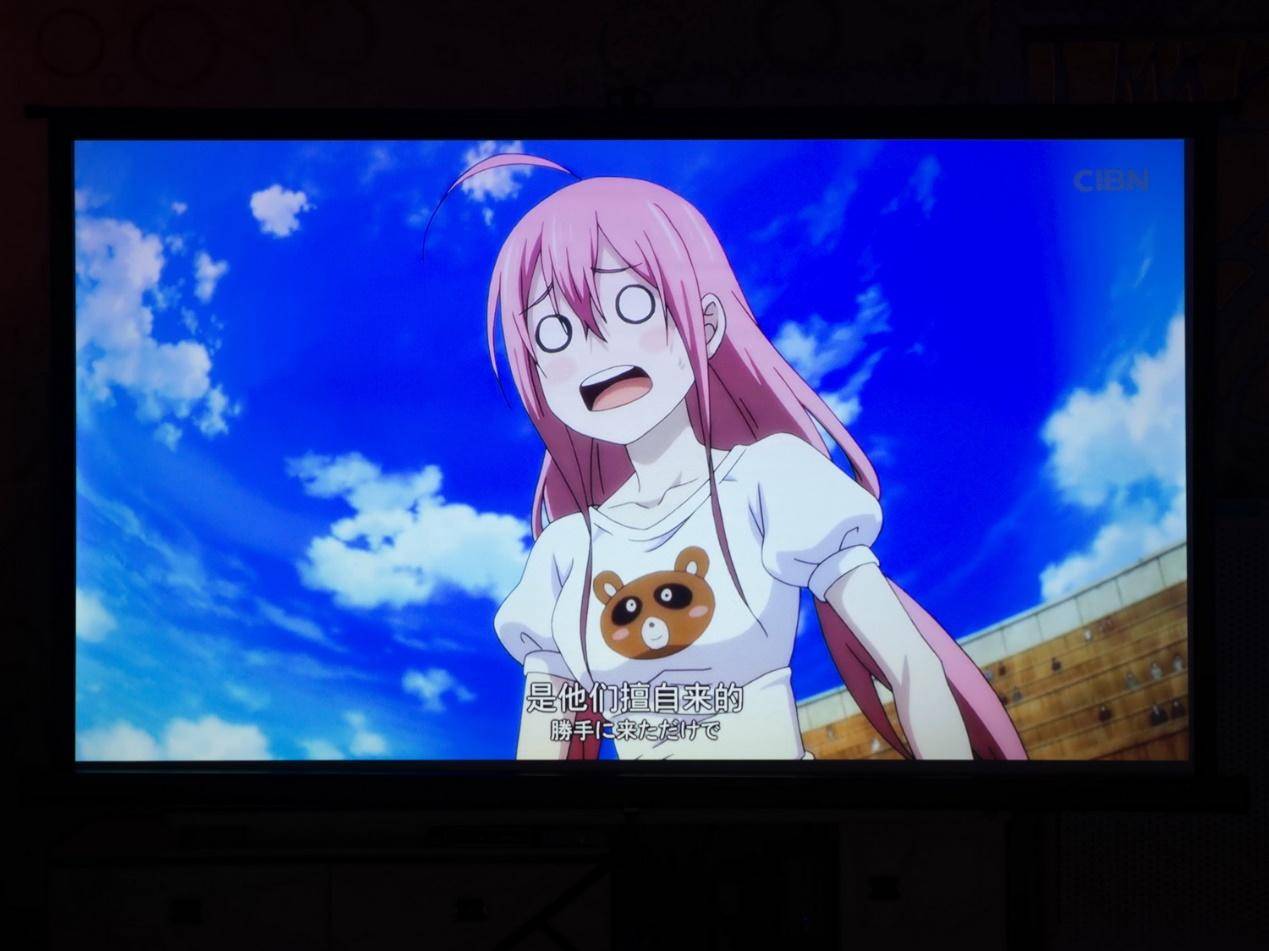 100英寸大屏幕的游戏和观影感受，坚果J10投影仪带你来体验