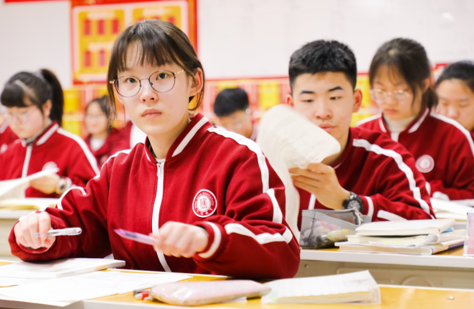 广西一“黑马”高中崛起，一本升学率高达93.8%，却鲜少被人关注