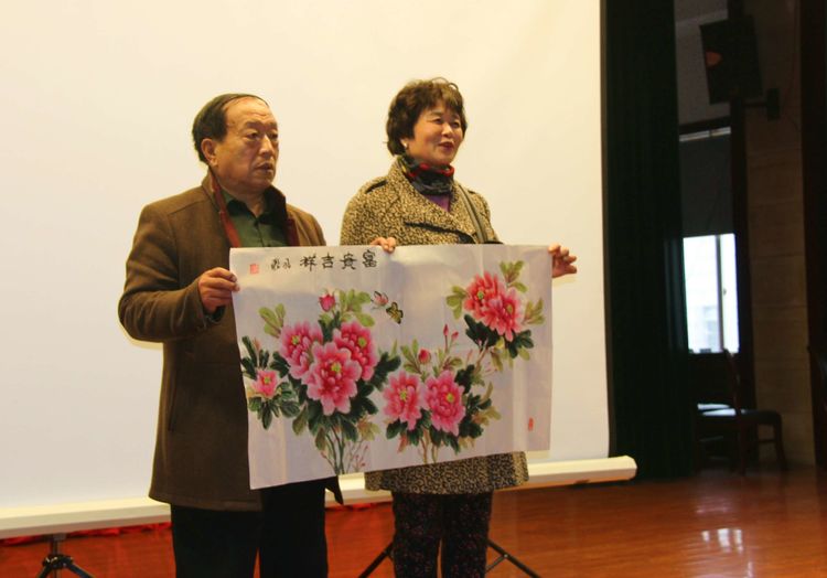 刘顺虎：远瞻红日染秋色 近看墨翁画腊梅