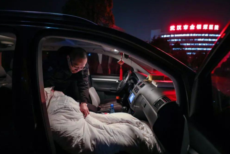 开空调在汽车内过夜可以吗？老司机不建议，偶尔体验一次还可以