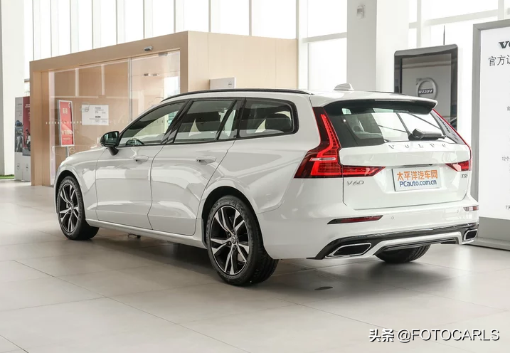 沃尔沃V60 T5低配实拍，售价38.99万无四驱，为打折做铺垫？