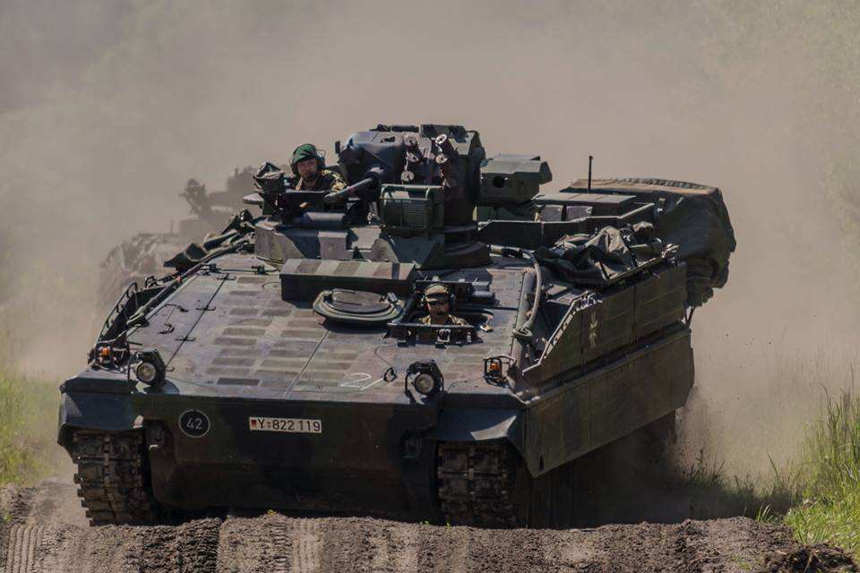 浅议步兵战车在当今武器装备发展中的重要地位