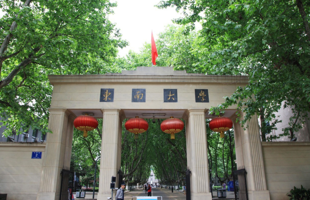 中国作协主席铁凝，54岁等来真爱：我宁愿没有，也不要凑合的婚姻