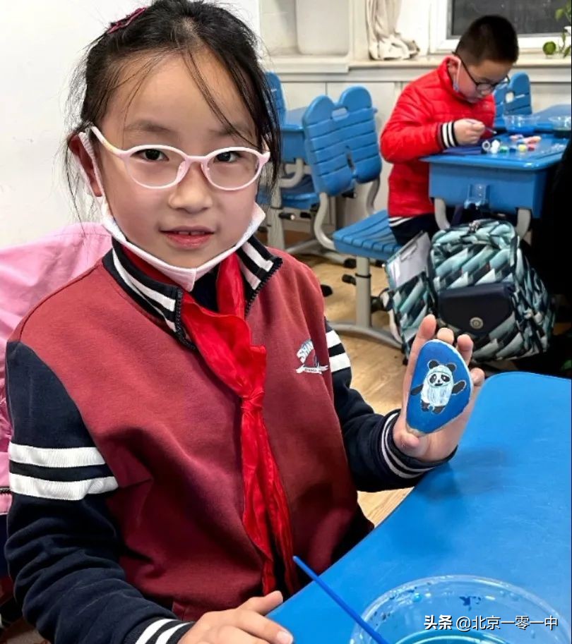上地实验学校小学部的小可爱 带来了助力冬奥的小宇宙
