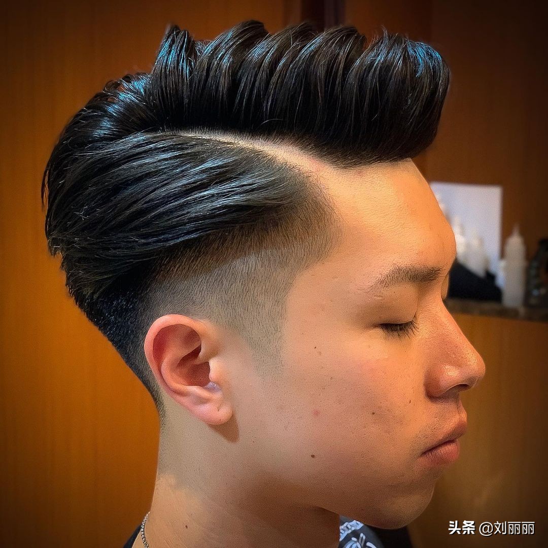 新帅气男发22款送给大家，白发大叔剪完也能变型男，越看越精神