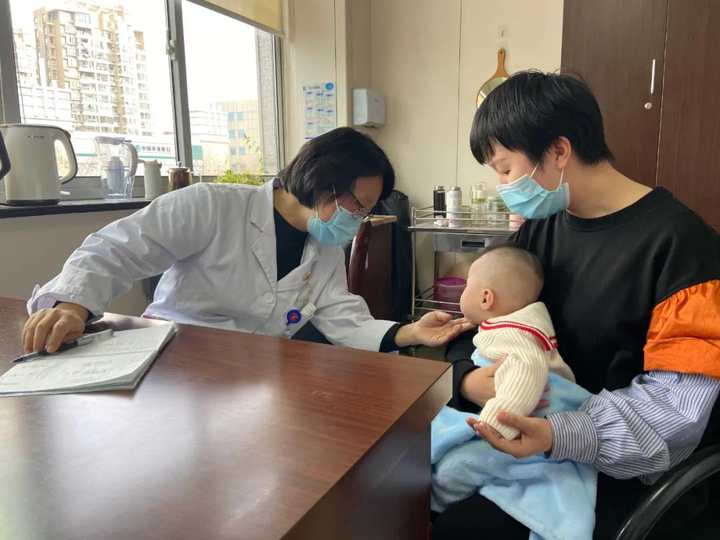 关注孩子的体态发育，从婴幼儿开始