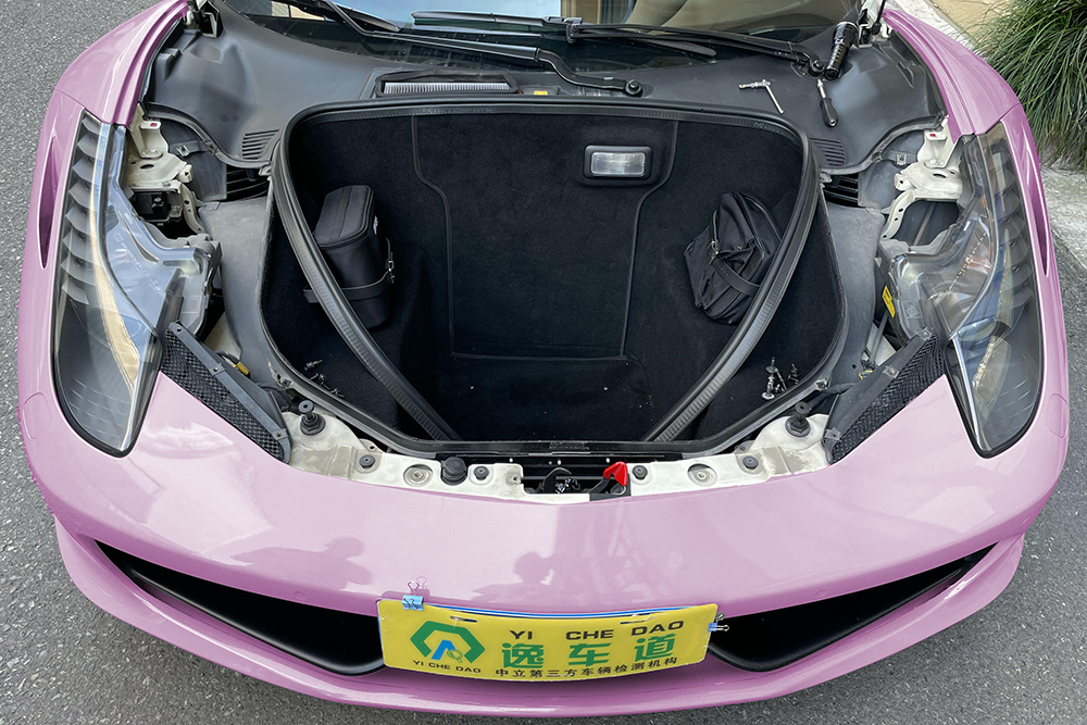 想入手俱乐部小姐姐的法拉利458，验完车况客户直言：最毒妇人心