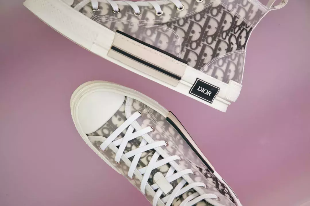 现在的 Dior 不再只有性感,它正变得“ 爆款 ”起来