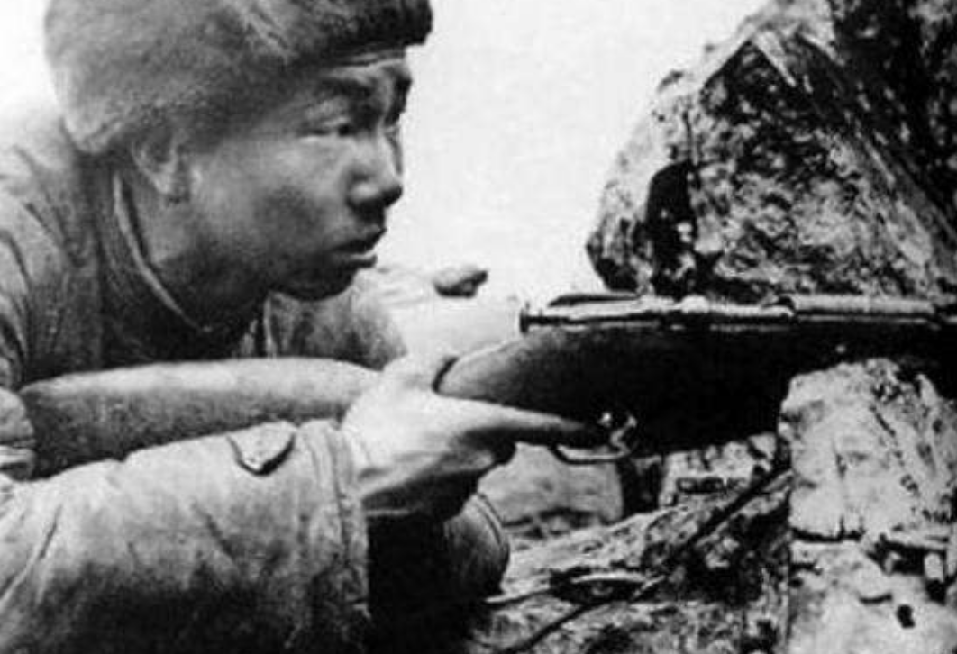 上甘岭阵地的中国枪神，孤身独战32天耗弹442发毙敌214人