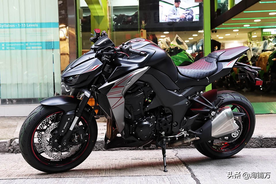 "大蟒蛇"更新实力依然强劲 川崎z1000新款到港实拍