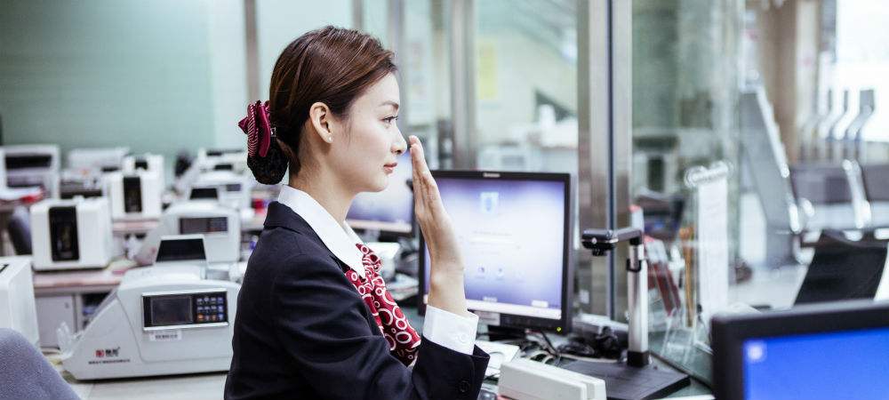 一个人可以办几张银行卡（一个人名下最多几张银行卡）-第1张图片-腾赚网