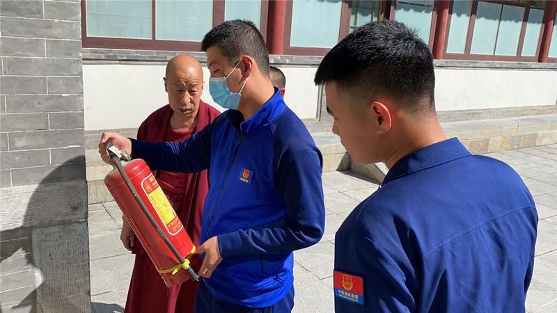 严防&ldquo;问题产品&rdquo;上岗 五台山大队对重点单位进行消防产品检查