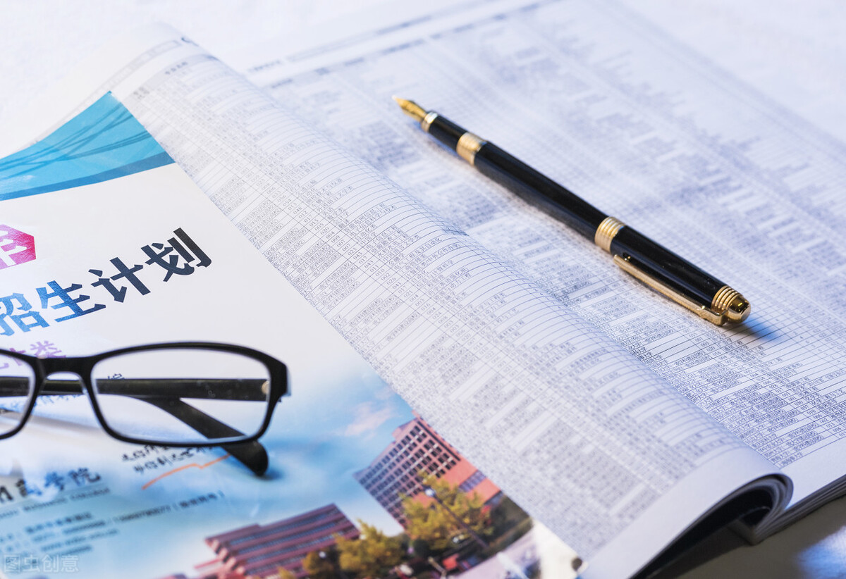 2021高考分析：志愿填报最多的30个本科专业，英语以417万次居首