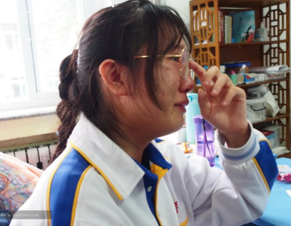 烈士子女高考加20分惹争议，女孩表态让众人闭嘴，谁能还我爸爸？