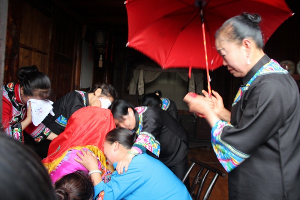结婚哭嫁书全套（六种不一样的哭嫁方式你了解多少）