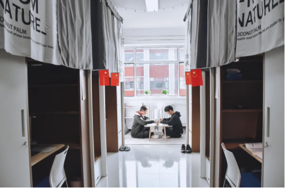 “专属”地铁线！高颜值餐厅！超“豪华”宿舍！兰州大学一次满足你！