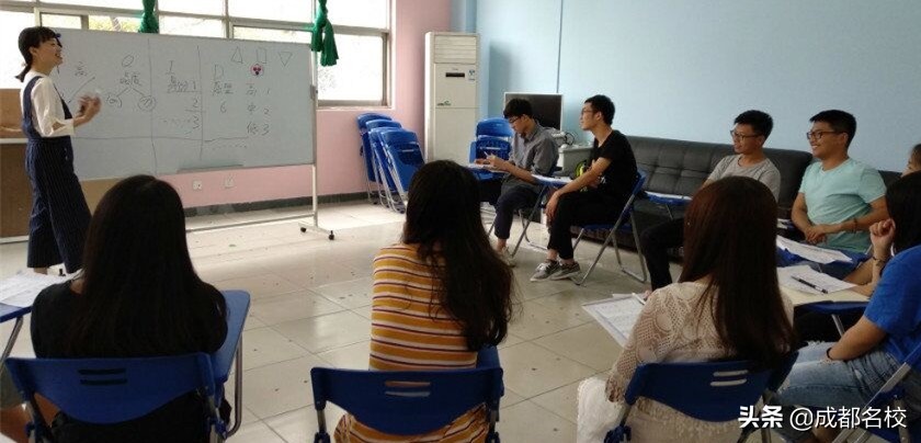 电子科大成都学院：温暖心育 让阳光照进心里