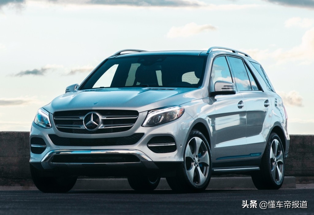 新车 </p><p>　　 约合人民币55.8万元起售，新款奔驰GLE发布，宝马X5老对手