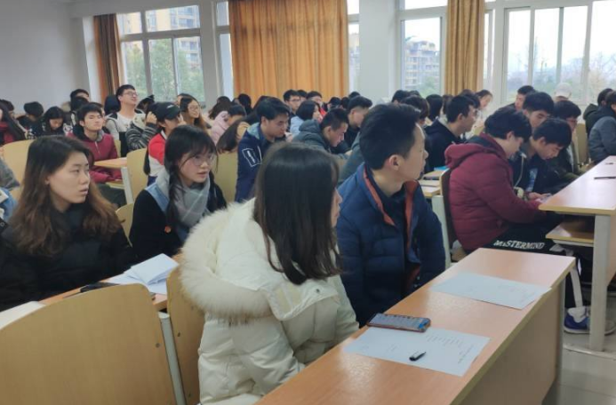 浙江拟录用选调生名单，大多都是名校和研究生，但也能看到本科生