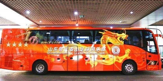 中超球队都是什么大巴车(新赛季中超16队大巴车！华南虎、京狮和哪吒元素，哪队最好看？)