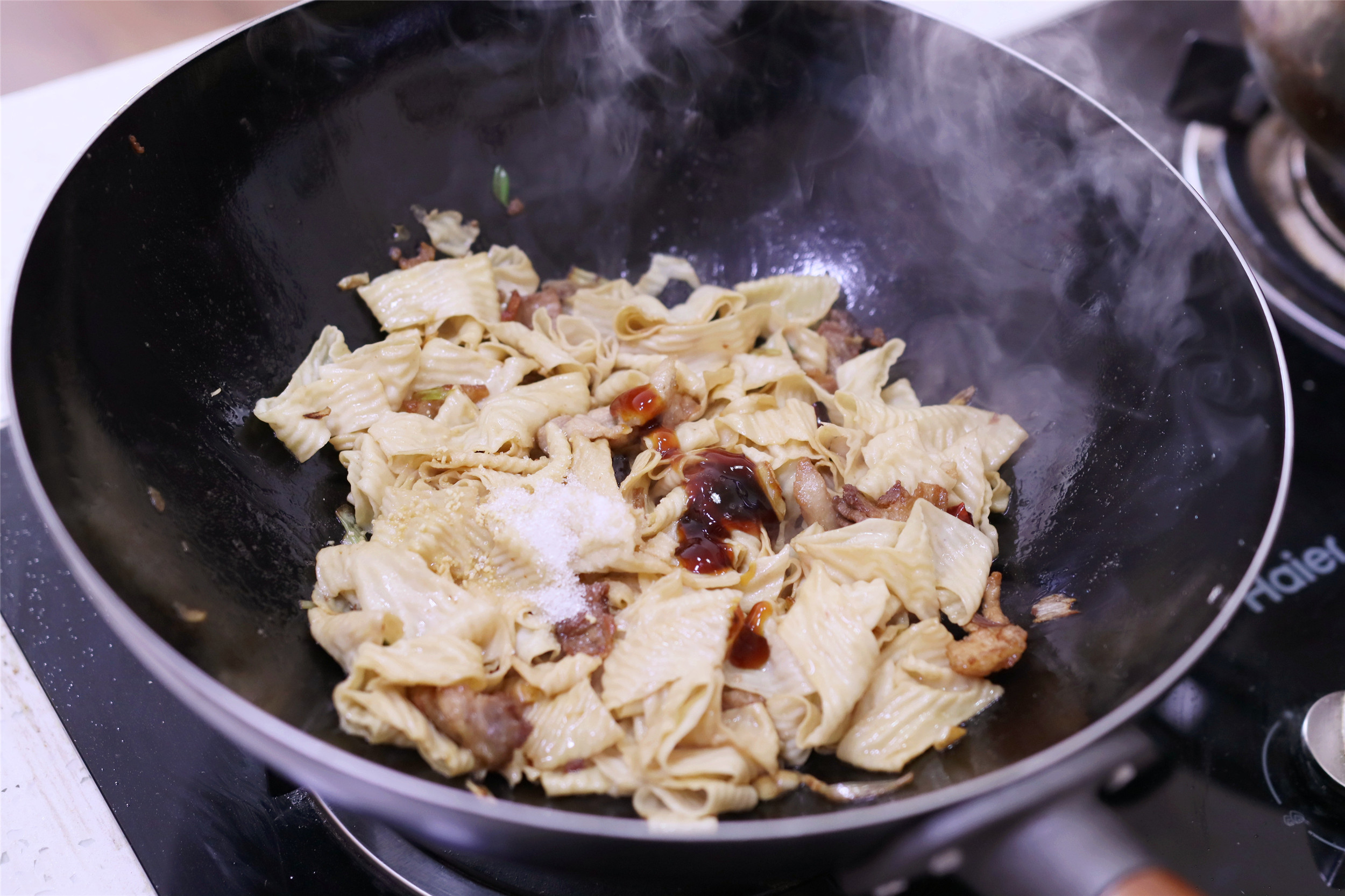 五花肉炒人造肉