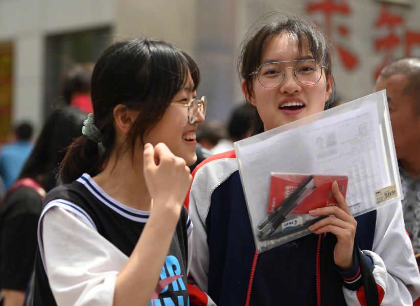 好奇解密：715 事件背后鲜为人知的真相探究。