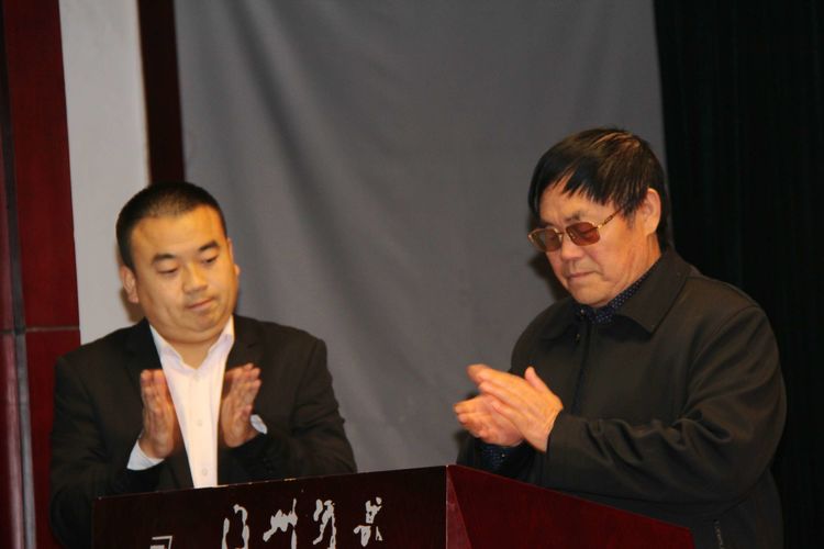 刘顺虎：远瞻红日染秋色 近看墨翁画腊梅