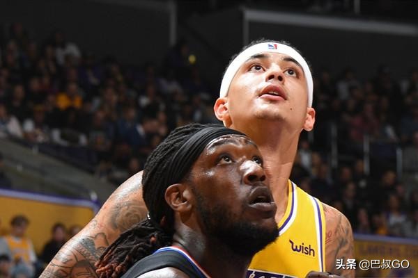 为什么nba要换球衣供应商(主动更换球衣！感恩老詹照顾，同样是离开湖人，你才像冠军锋线)