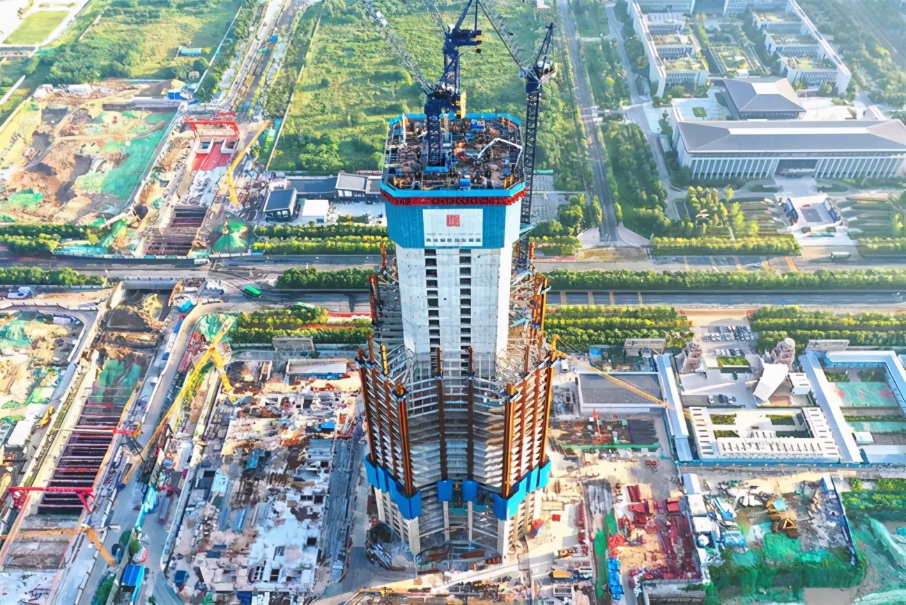 爱建高楼的绿地，旗下超400米高楼现状：部分推迟交付