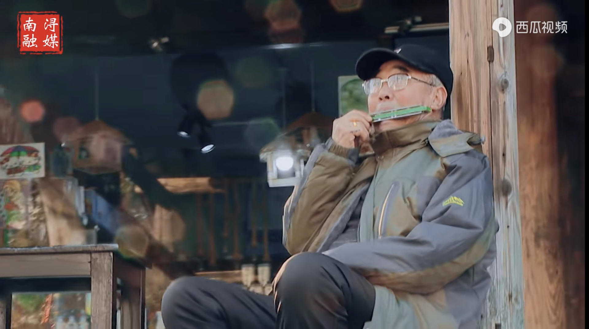 张雪峰离开大城市，白岩松向往小村庄，背后原因刺痛无数人的心