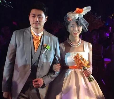 多面黄小蕾：曾倒追大张伟，38天闪婚嫁富商，却被迪士尼“除名”