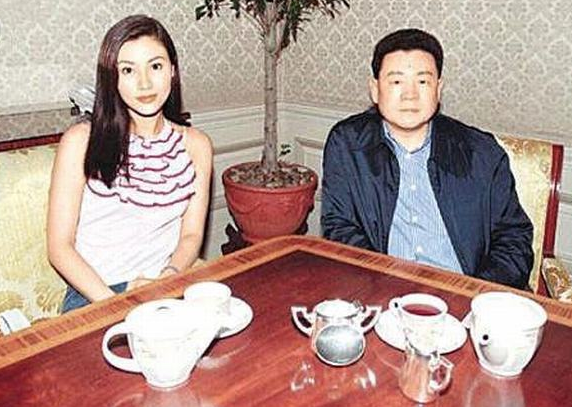 “豆腐西施”洪欣：未婚生子被抛弃，被骂蠢女人，她经历了什么？