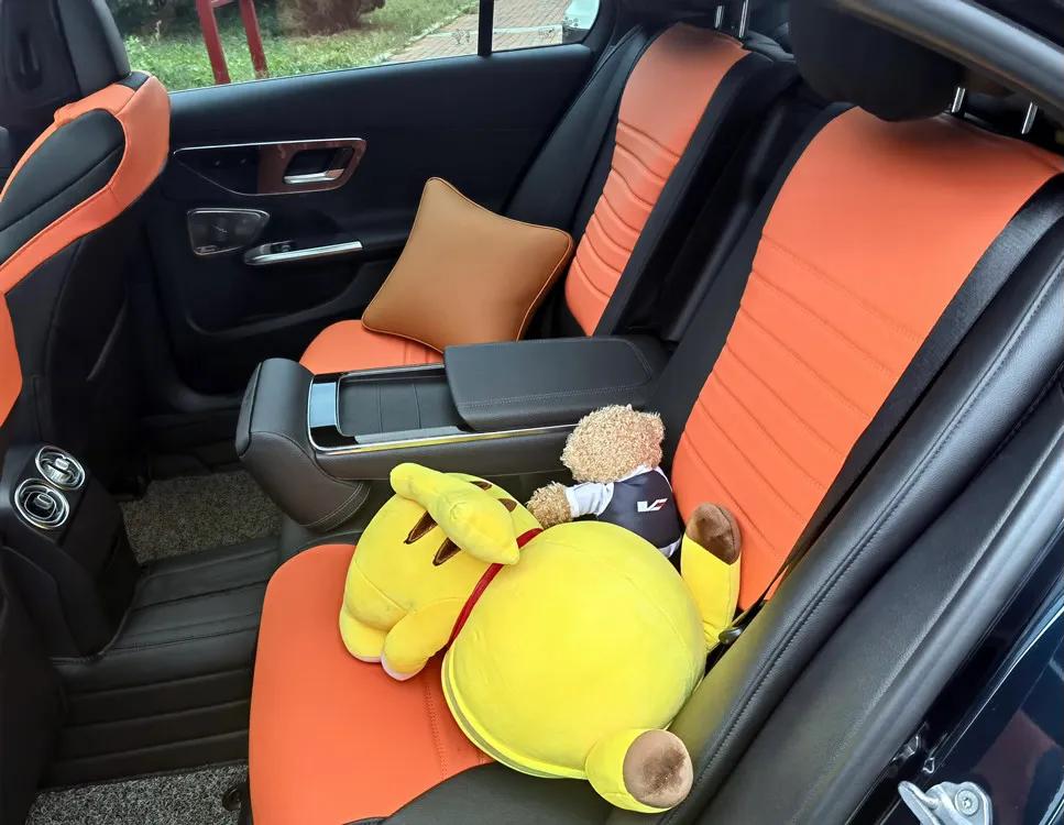 2022最新款奔驰C级内饰实拍，配上亮橙色专用坐垫更显豪华