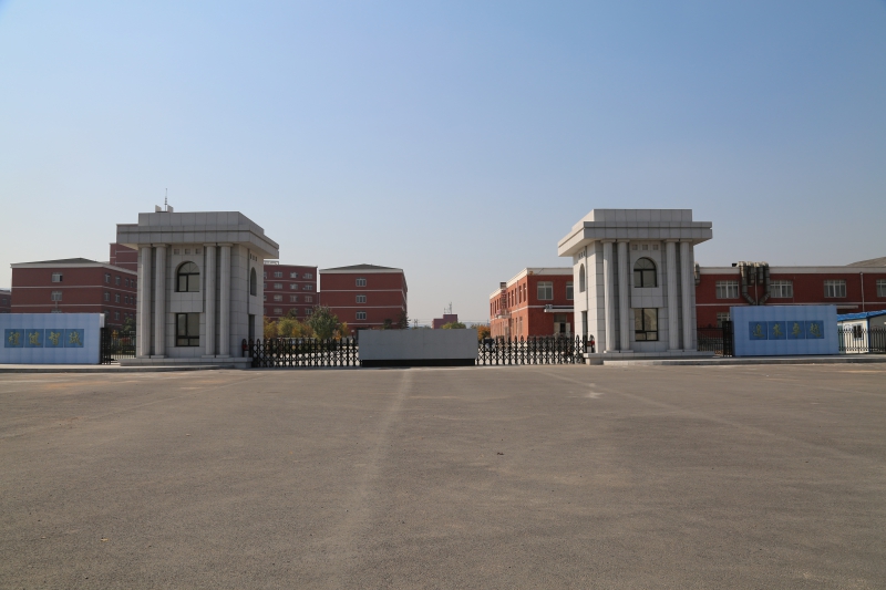 鞍山最好的三所高中，鞍山一中遥遥领先，连续包揽市文理状元