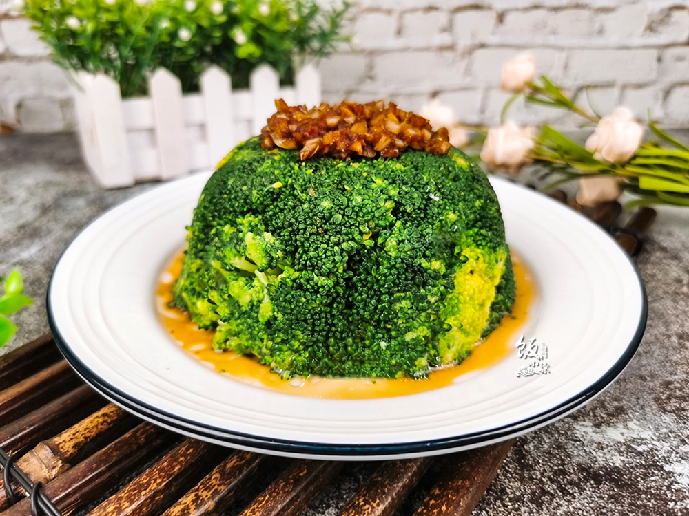 清洗西兰花，有人泡水，有人焯水，学会这样做，脏东西自己跑出来